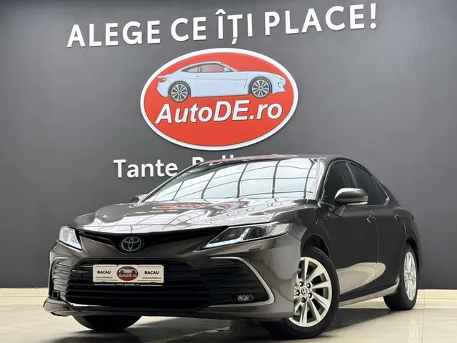 TOYOTA CAMRY