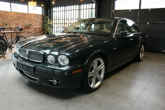 JAGUAR XJ