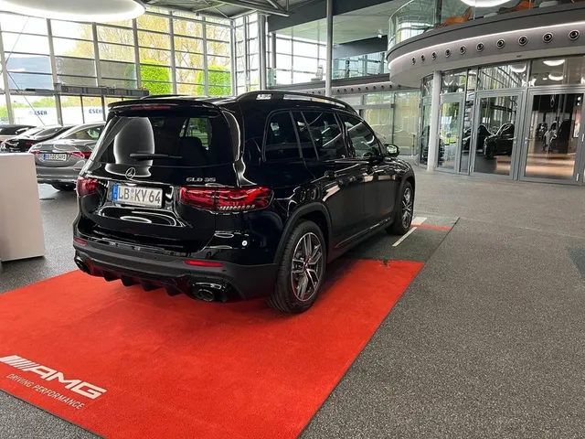 MERCEDES-BENZ GLB