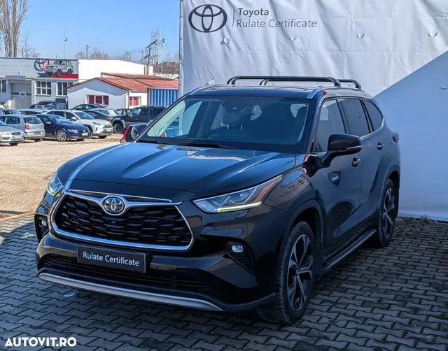 TOYOTA HIGHLANDER