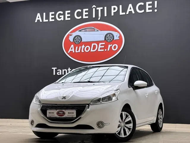 PEUGEOT 208