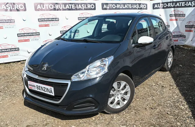 PEUGEOT 208