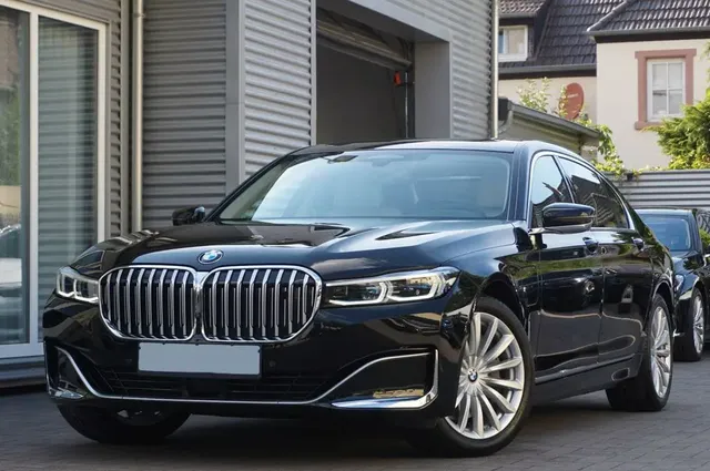 BMW 745