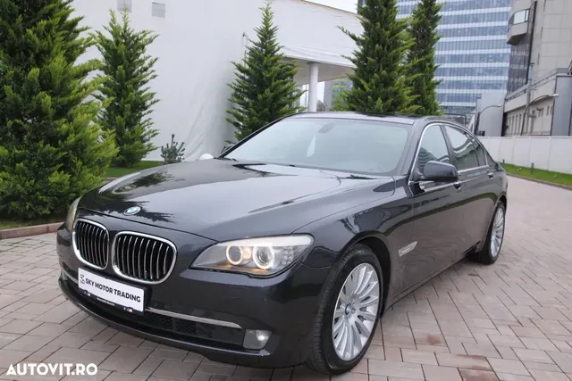 BMW 7 SERIES