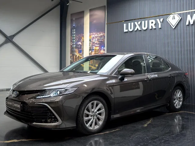 TOYOTA CAMRY