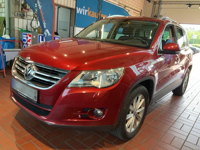 VOLKSWAGEN TIGUAN