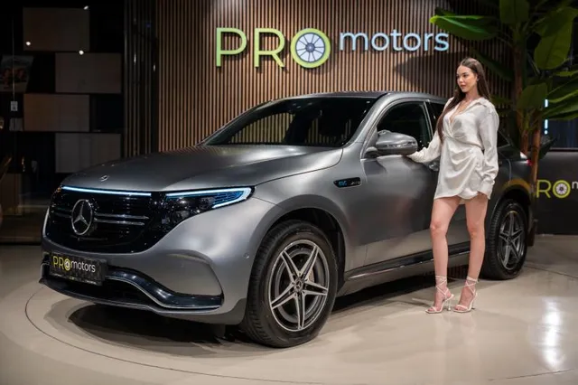 MERCEDES-BENZ EQC