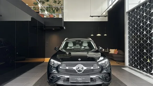 MERCEDES-BENZ GLC