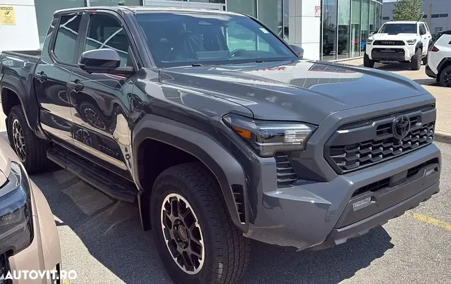 TOYOTA TACOMA