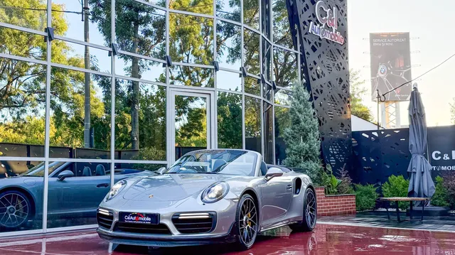 PORSCHE 911