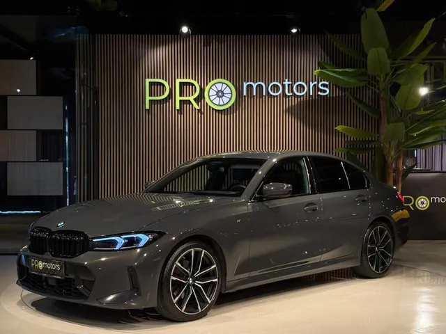 BMW 3 SERIES