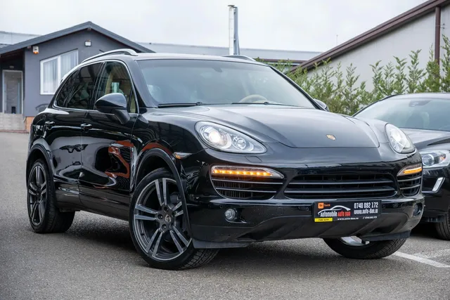 PORSCHE CAYENNE