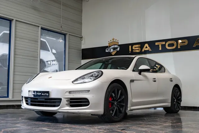 PORSCHE PANAMERA