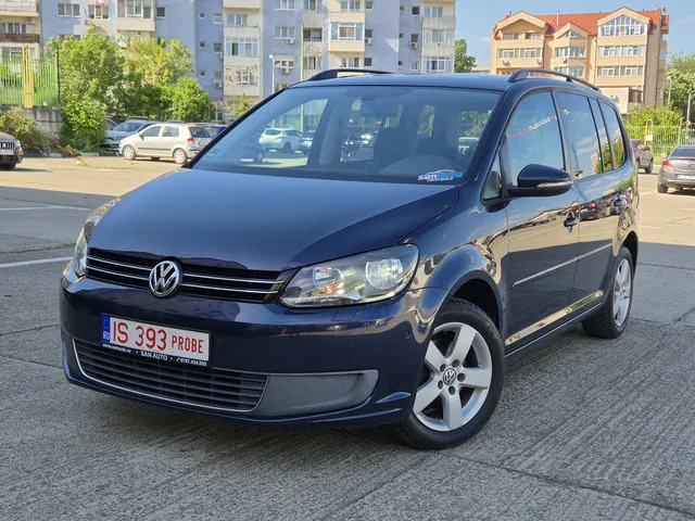 VOLKSWAGEN TOURAN