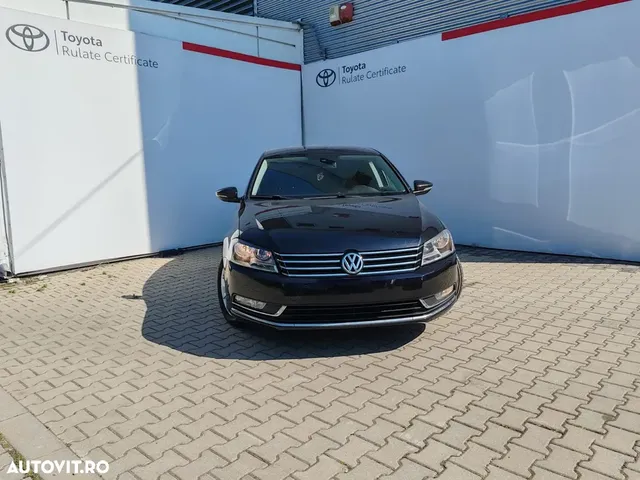 VOLKSWAGEN PASSAT