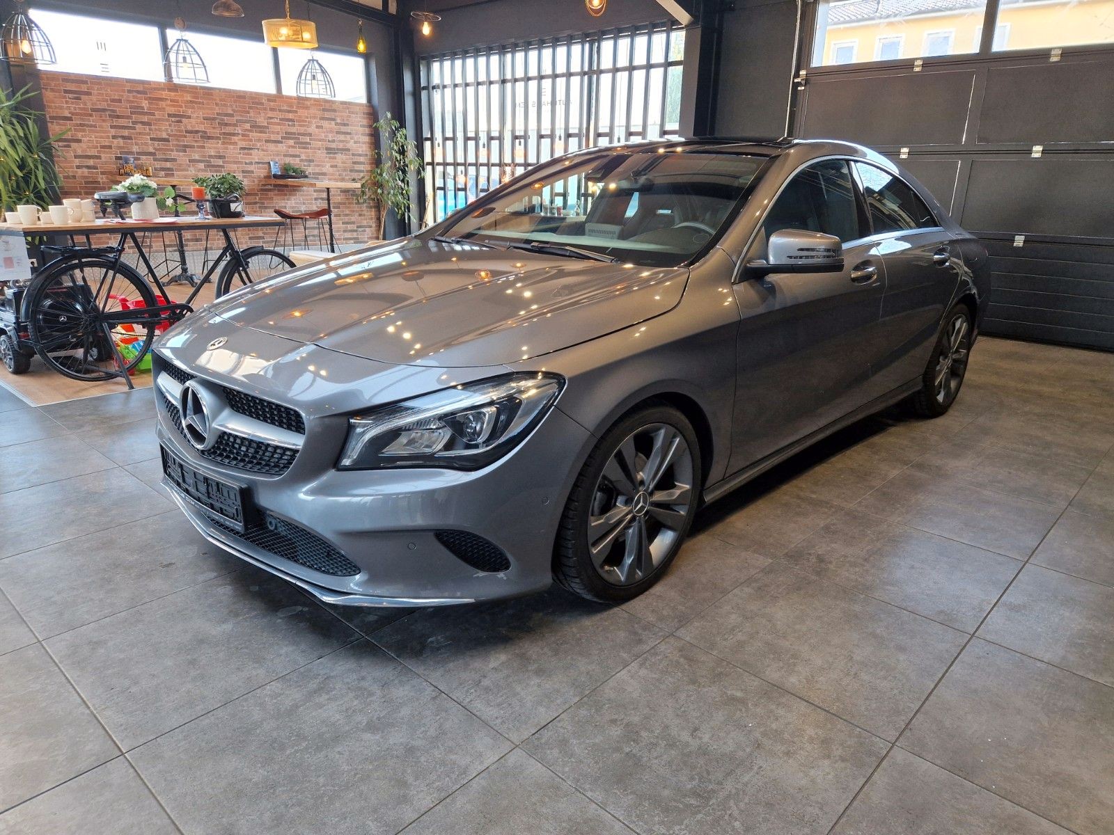 MERCEDES-BENZ CLA