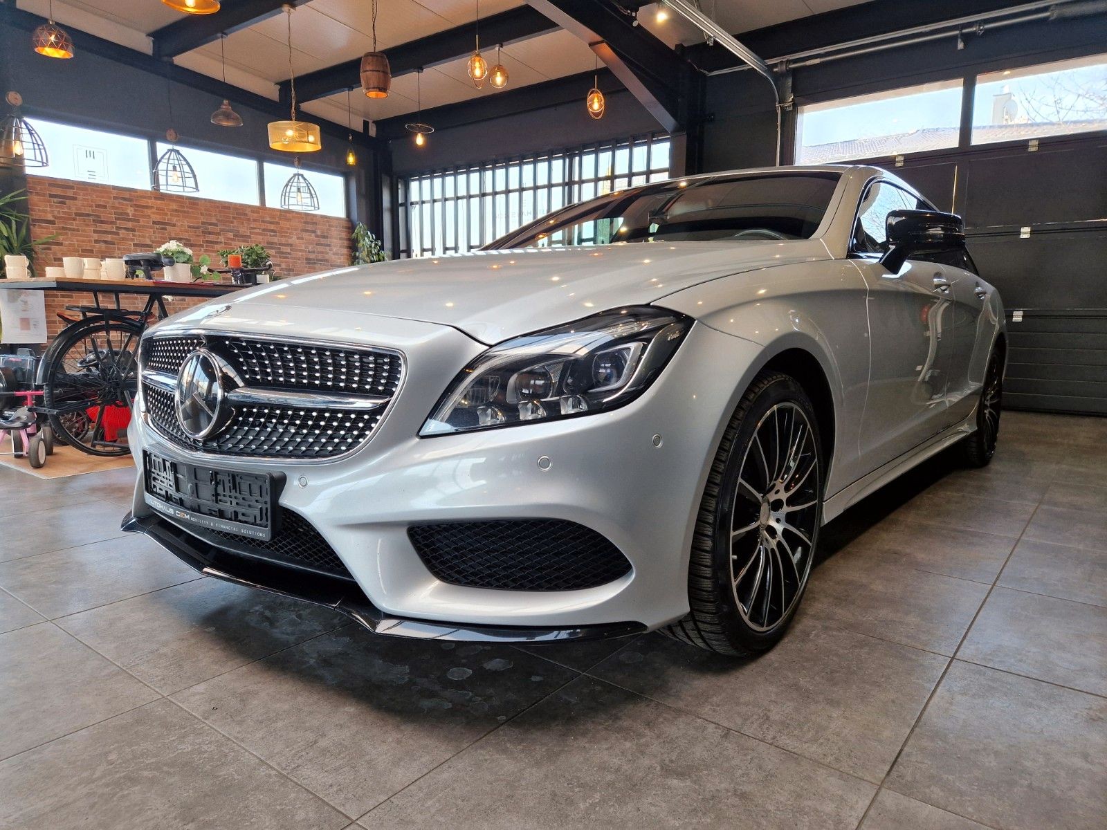 MERCEDES-BENZ CLS