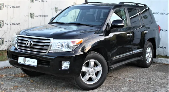 TOYOTA LAND CRUISER