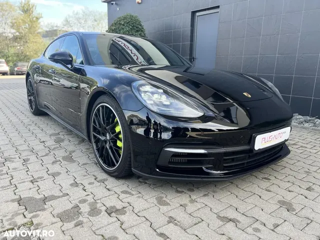 PORSCHE PANAMERA