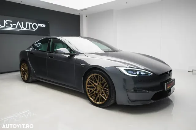 TESLA MODEL S
