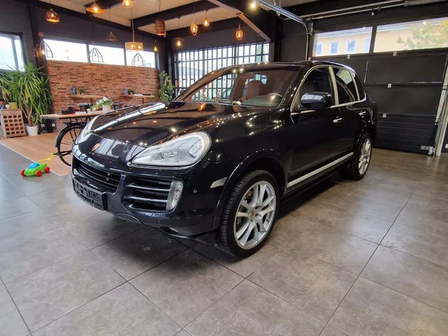 PORSCHE CAYENNE