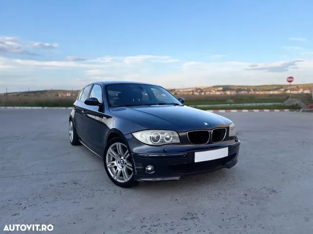 BMW 1 SERIES