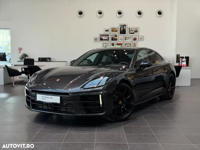PORSCHE PANAMERA