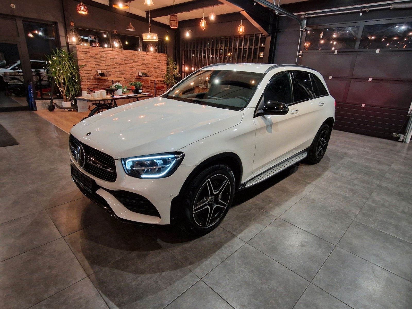 MERCEDES-BENZ GLC