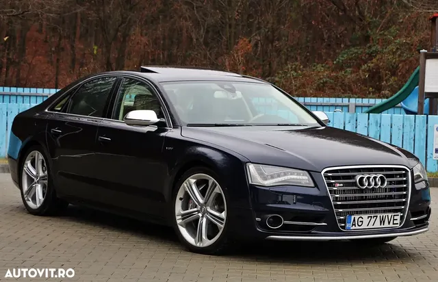 AUDI S8