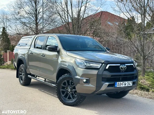 TOYOTA HILUX