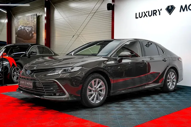 TOYOTA CAMRY