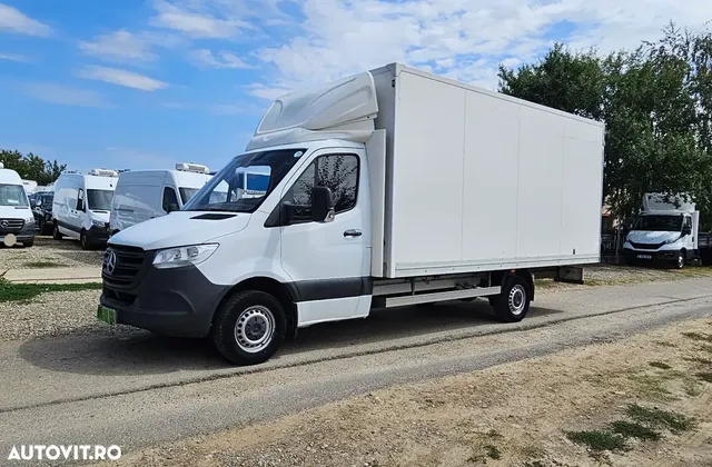 MERCEDES-BENZ SPRINTER