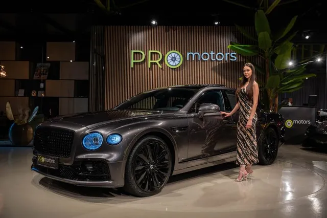 BENTLEY FLYING SPUR