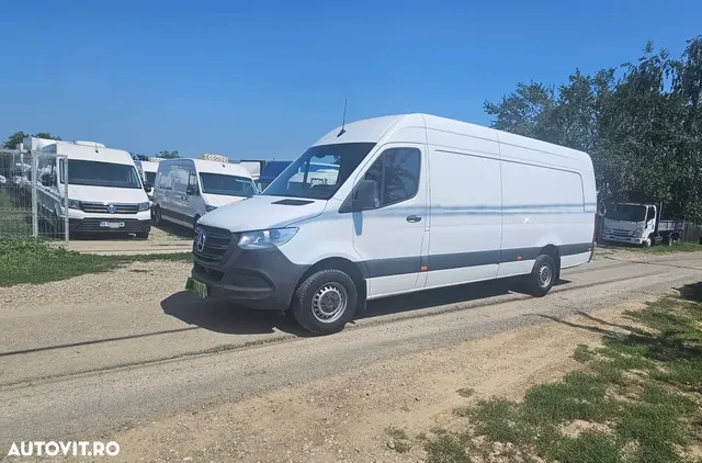 MERCEDES-BENZ SPRINTER