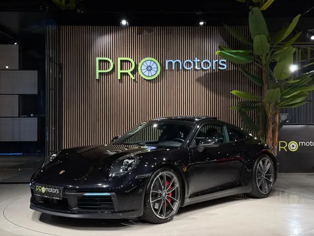 PORSCHE 911