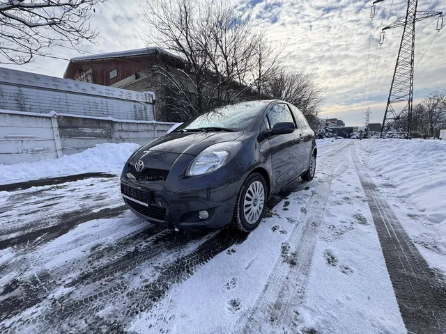 TOYOTA YARIS