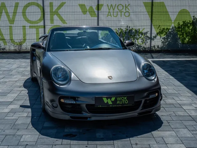 PORSCHE 911 TURBO