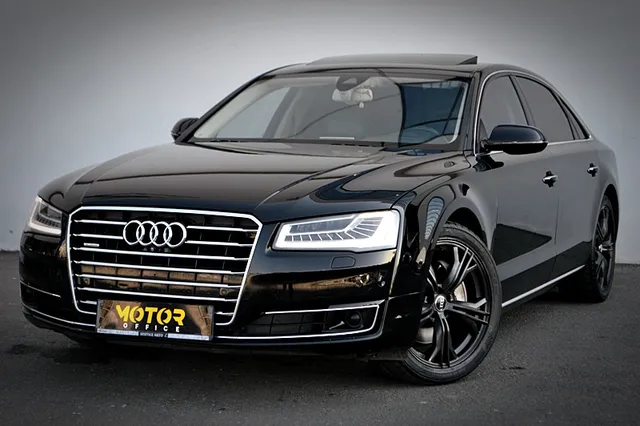 AUDI A8