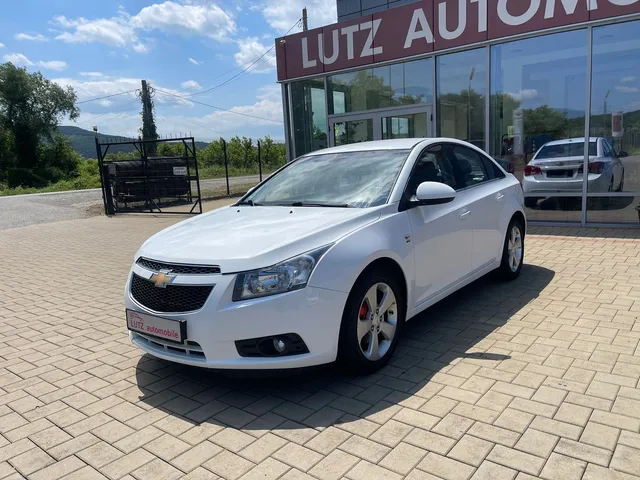 CHEVROLET CRUZE