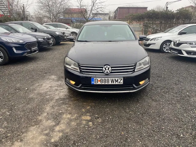 VOLKSWAGEN PASSAT