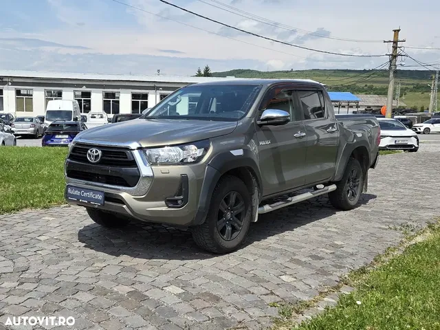 TOYOTA HILUX