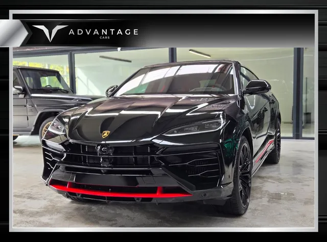 LAMBORGHINI URUS