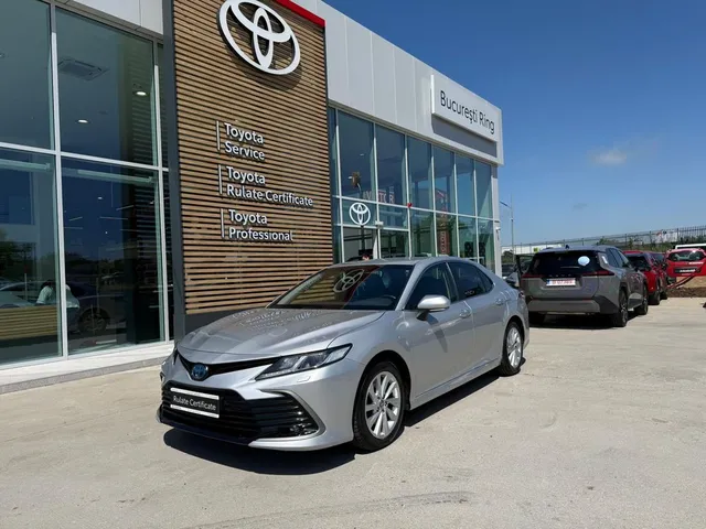 TOYOTA CAMRY
