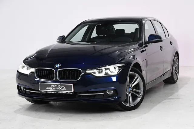 BMW 330E