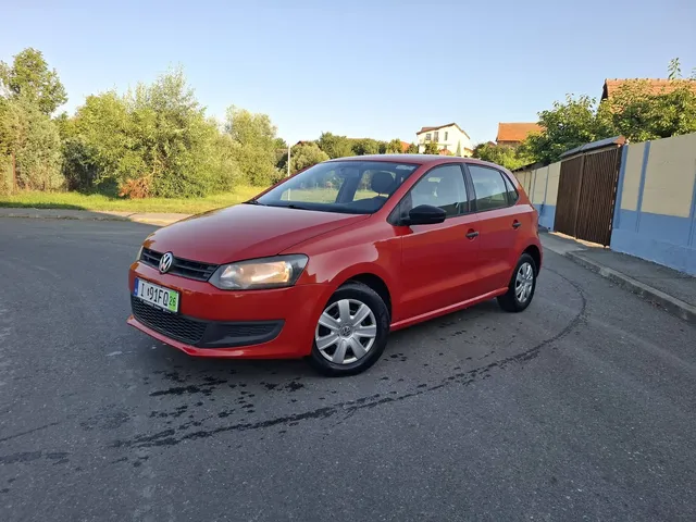 VOLKSWAGEN POLO