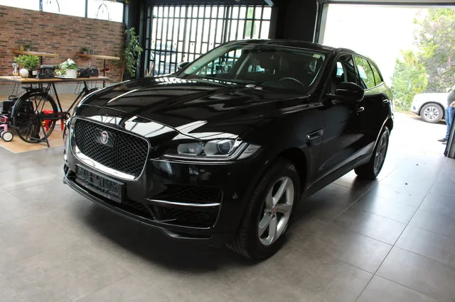 JAGUAR F-PACE