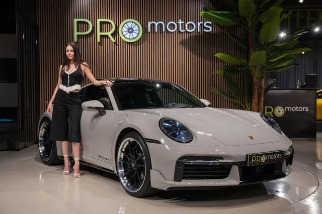 PORSCHE 911 TURBO