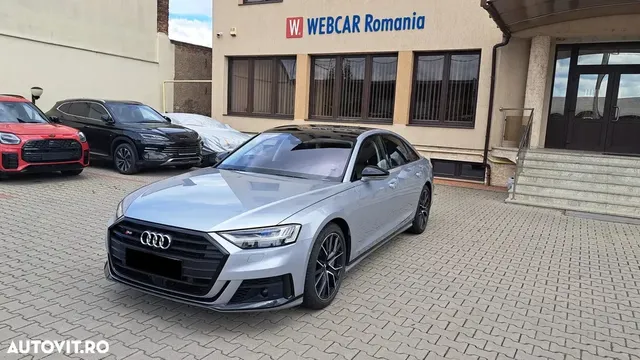 AUDI S8