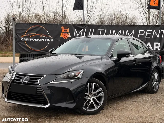 LEXUS IS