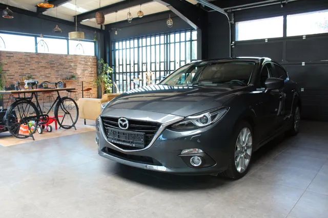 MAZDA MAZDA3